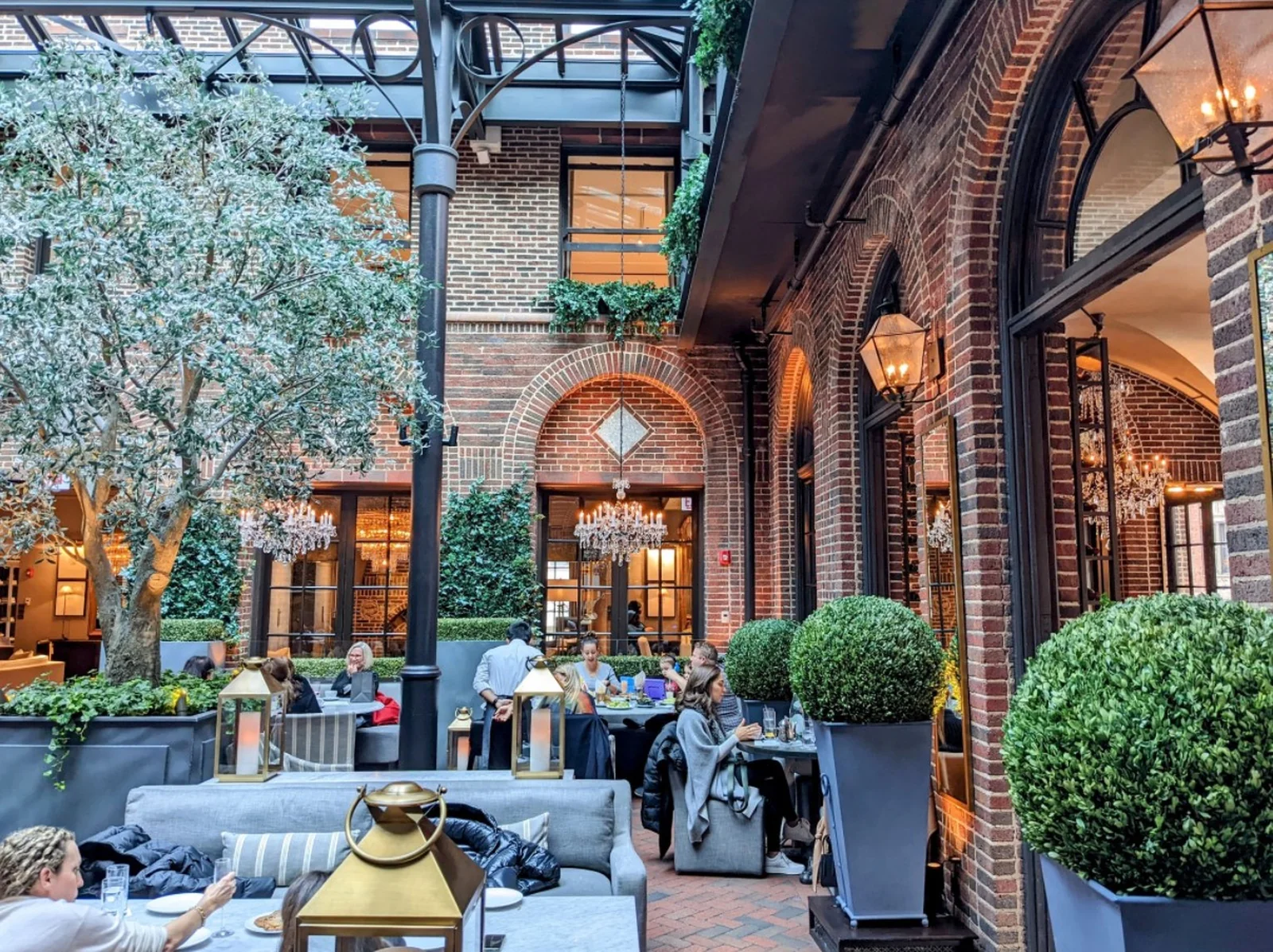 Courtyard dining at RH Chicago in the historic building