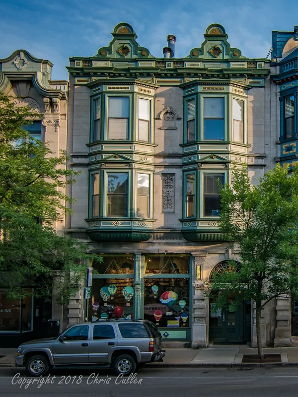 Victorian commercial storefronts along Armitage Avenue in Lincoln Park