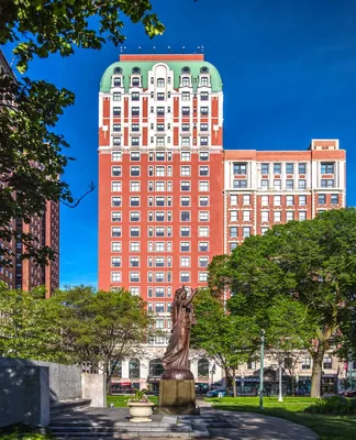 The Blackstone, Autograph Collection exterior
