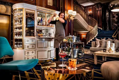 Restaurant and bar at The Blackstone, Autograph Collection