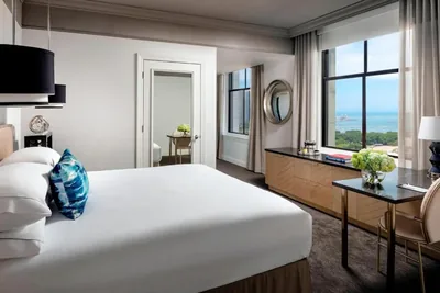Guest room at The Blackstone, Autograph Collection