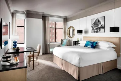 Guest room at The Blackstone, Autograph Collection