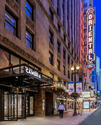 Cambria Hotel Chicago Loop exterior