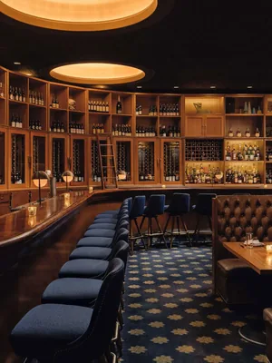 Restaurant and bar at Chicago Athletic Association Hotel