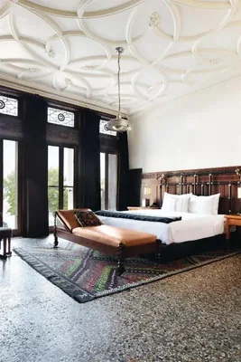 Guest room at Chicago Athletic Association Hotel