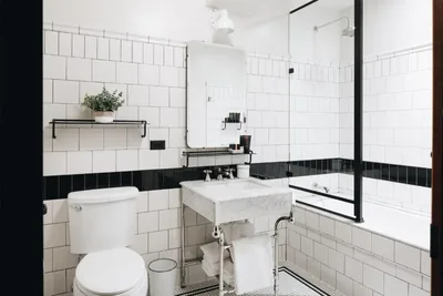 Guest room at Chicago Athletic Association Hotel
