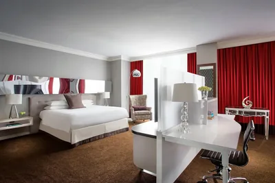 Guest room at Hotel Chicago Downtown, Autograph Collection