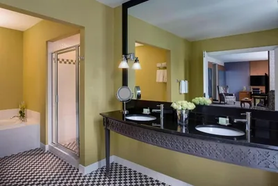 Suite at Hotel Chicago Downtown, Autograph Collection