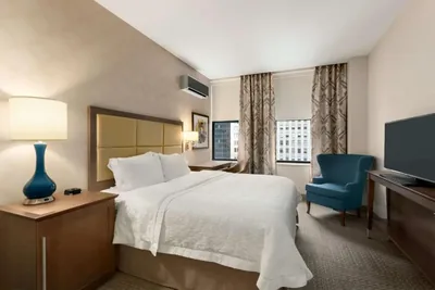 Guest room at Chicago Motor Club