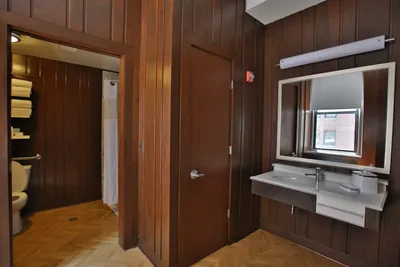 Guest room at Chicago Motor Club