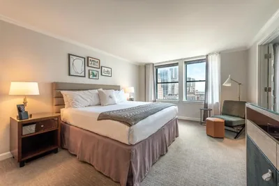 Guest room at Claridge House