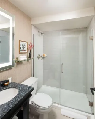 Guest room at Claridge House