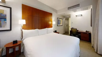 Guest room at Club Quarters Hotel, Central Loop