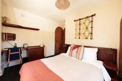 Guest room at Freehand Chicago