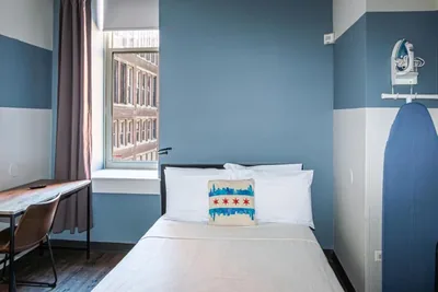 Guest room at HI Chicago \u2014 the J. Ira and Nicki Harris Family Hostel