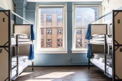 Suite at HI Chicago \u2014 the J. Ira and Nicki Harris Family Hostel