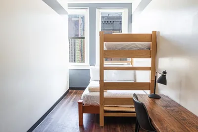 Suite at HI Chicago \u2014 the J. Ira and Nicki Harris Family Hostel