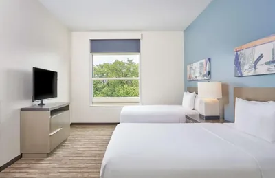 Guest room at Hyatt House/Hyatt Place Chicago Medical/University District