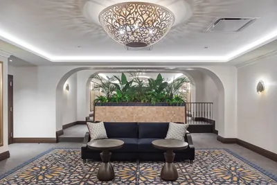 Lobby at InterContinental Chicago Magnificent Mile