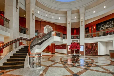 Lobby at InterContinental Chicago Magnificent Mile