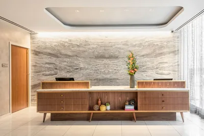 Lobby at Le M\u00e9ridien Essex Chicago
