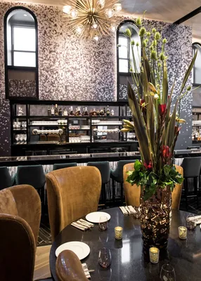 Restaurant and bar at LondonHouse Chicago
