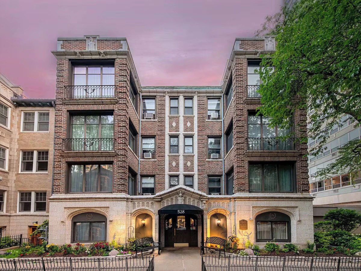 Majestic Hotel Wrigleyville
