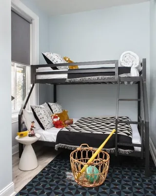 Guest room at Neighborhood Hotel Lincoln Park