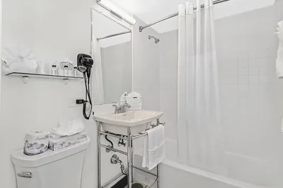 Guest room at Ohio House Motel