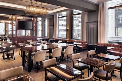 Restaurant and bar at Residence Inn Chicago Downtown/Loop/Loop