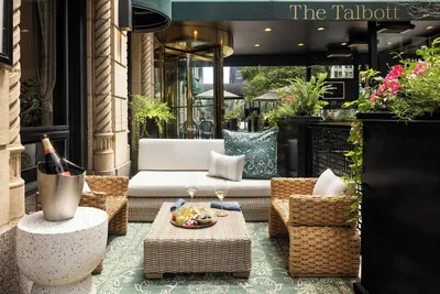 Restaurant and bar at The Talbott