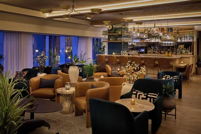 Restaurant and bar at Viceroy Chicago