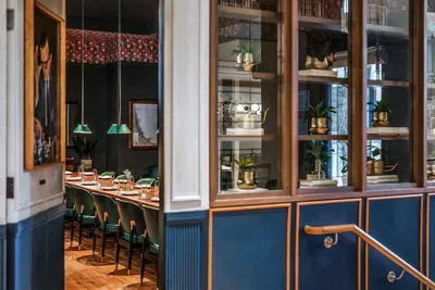 Restaurant and bar at Viceroy Chicago