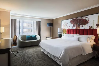 Guest room at The Westin Michigan Avenue Chicago