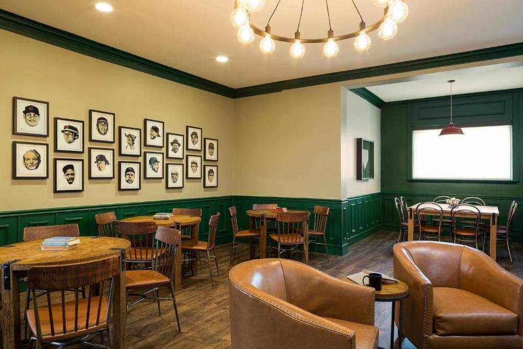The clubby lounge