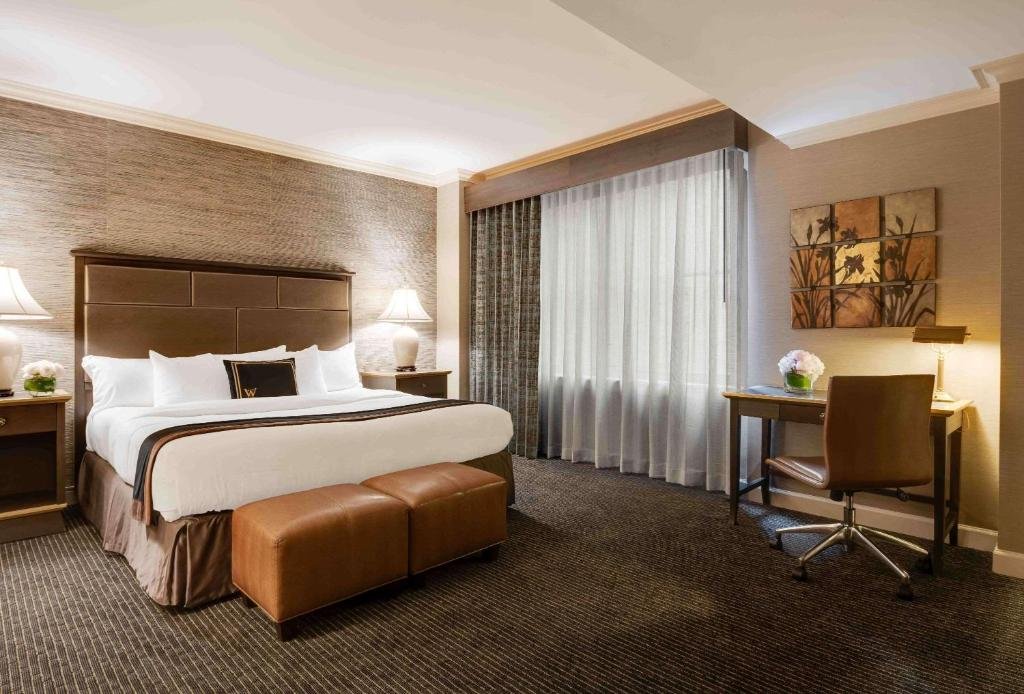A guest room
